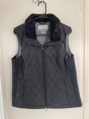 Nike Women's Black Quilted Vest with Faux Fur Collar and Side Knit Panels